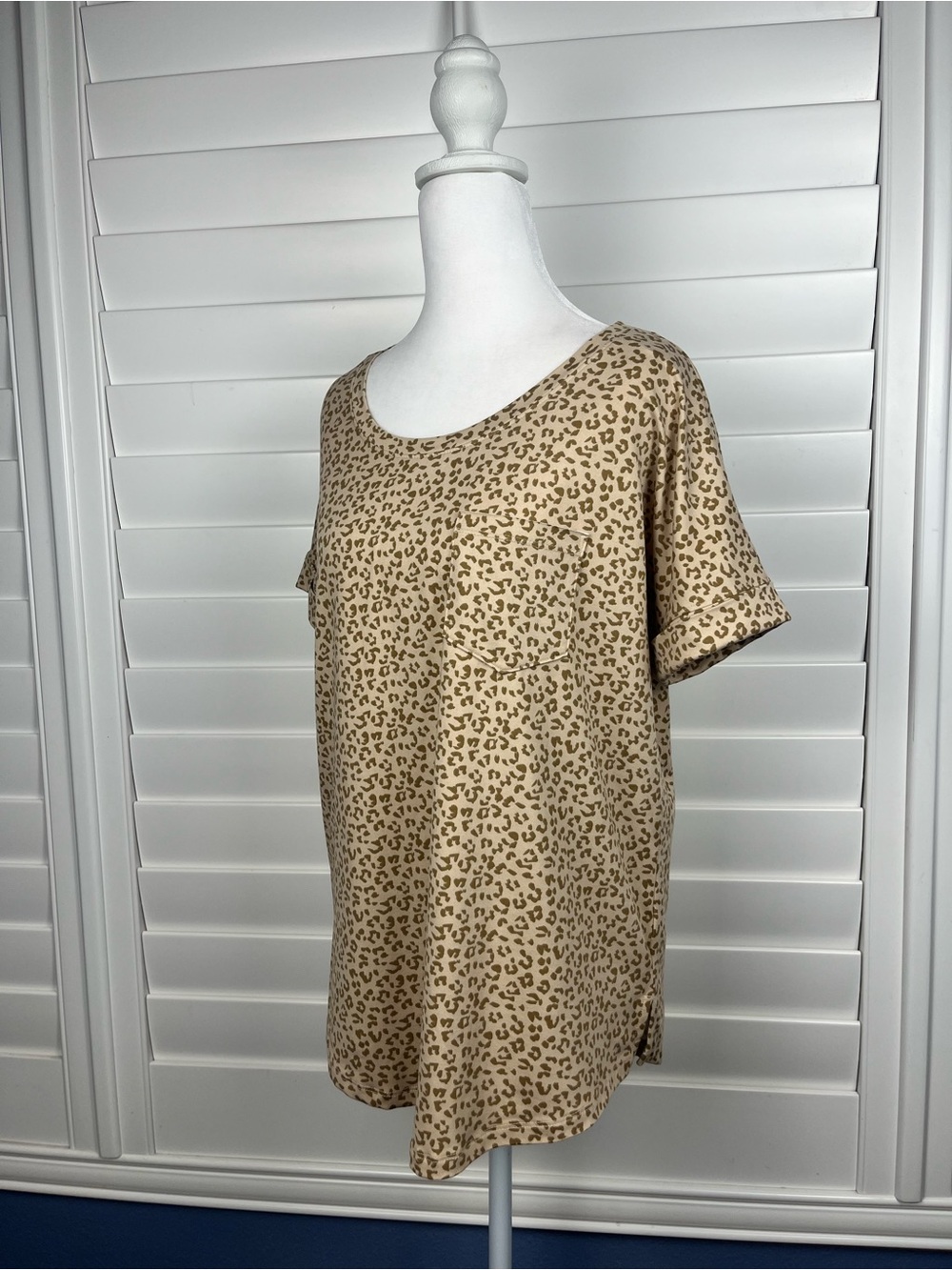New Directions Leopard Print Oversized Pocket Tee Relaxed ShortSleeve Top Size S